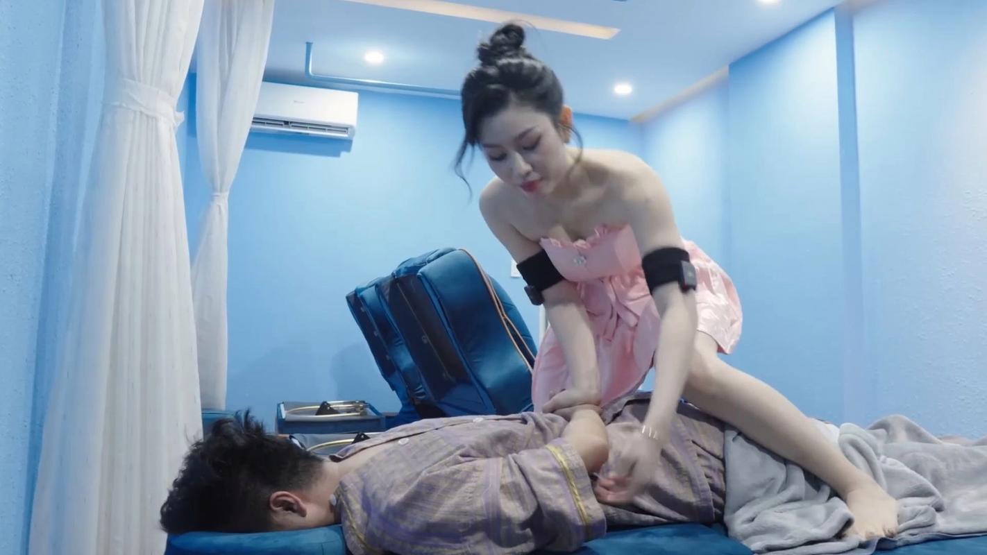 操哭美女在线的相关介绍