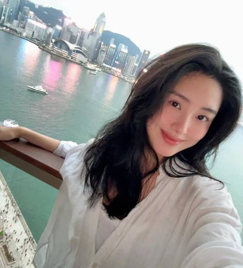 18岁女生的乳的相关介绍