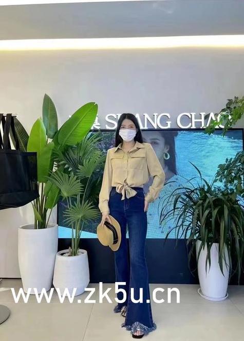 女人的逼被男人插~av的相关介绍