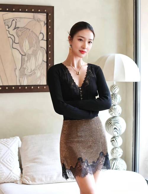 美女赤身露体让人操出白浆视频网站的相关介绍