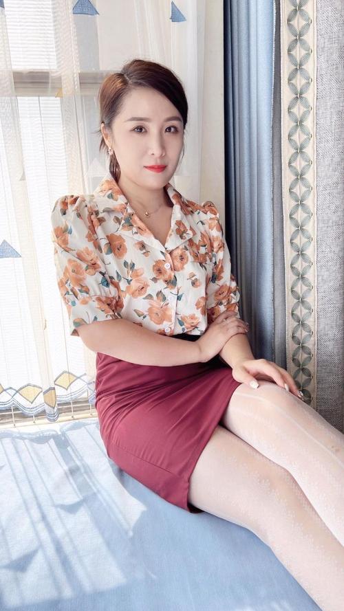 狂操白丝美女的相关介绍