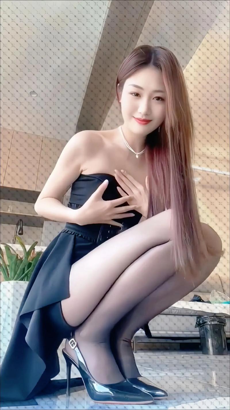 丝袜美女av在线的相关介绍