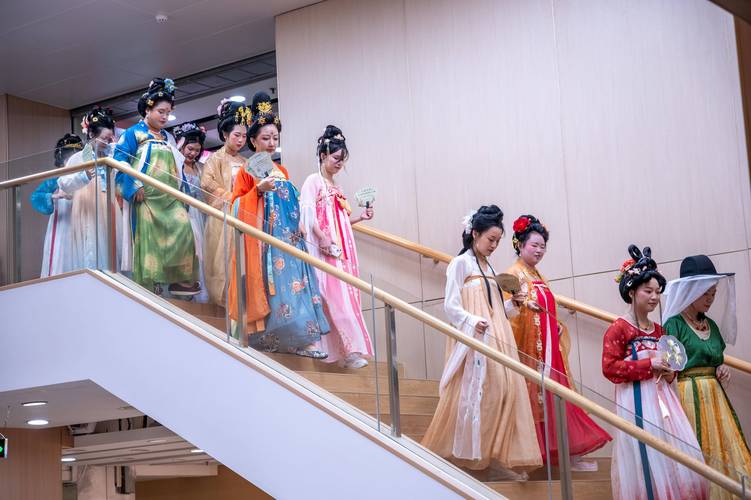 妇女内裤上有黄色分泌物的相关介绍