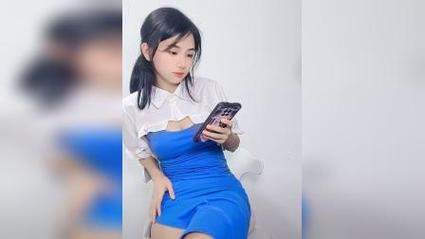 被摸了还被艹小说的相关介绍
