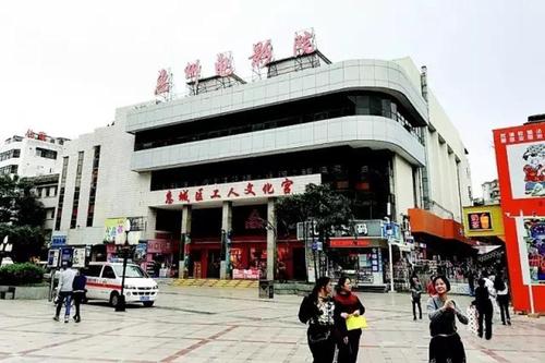 女人黄色录像的相关介绍