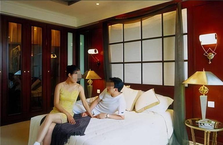 女生下身黄色分泌物的相关介绍