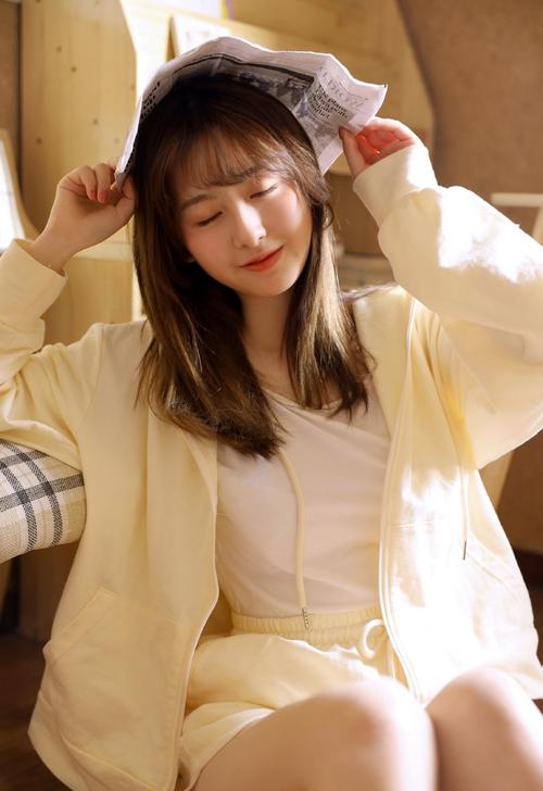 女生内裤有点黄色分泌物的相关介绍